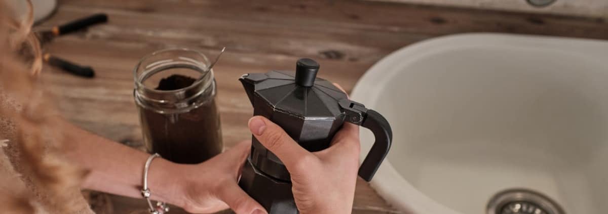 marc de café et canalisation