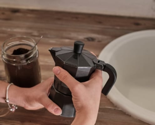 marc de café et canalisation