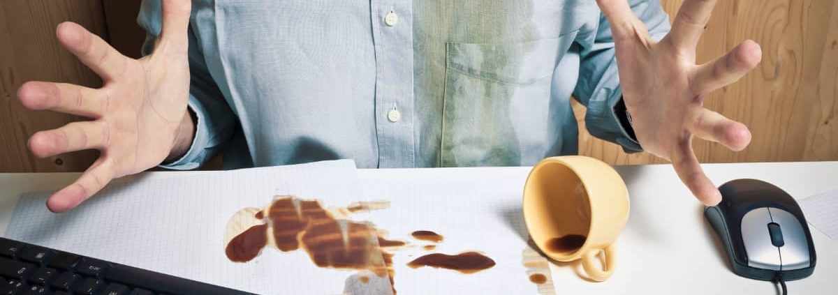 tache de café sur un vêtement