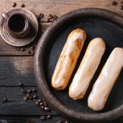 eclair éclair au café
