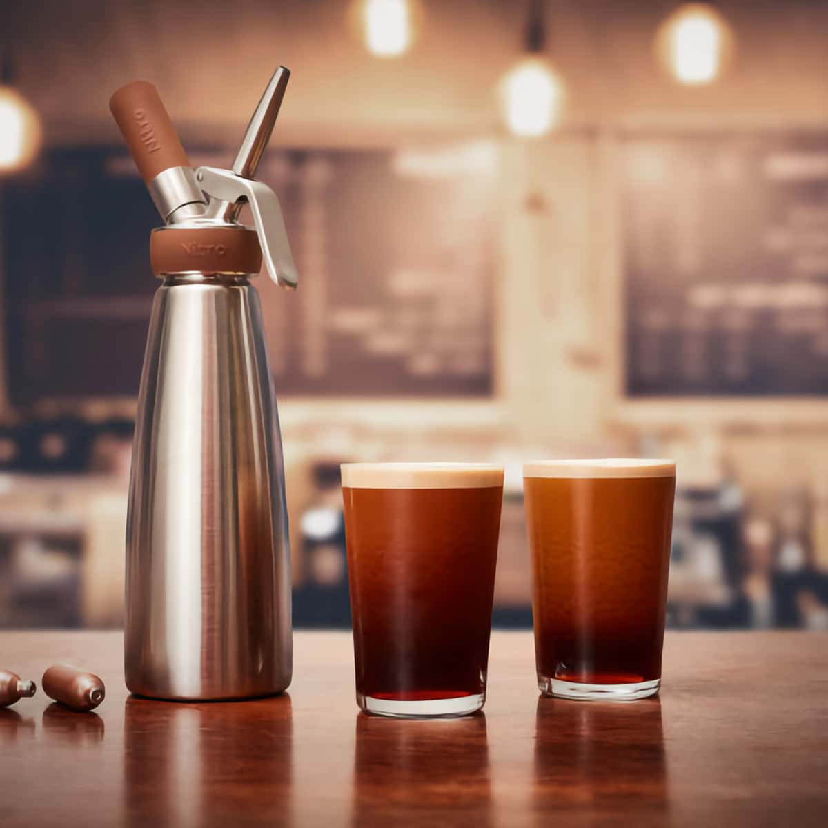 Siphon barista pour nitro coffee